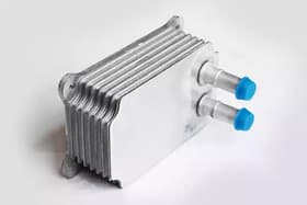 Оливний радіатор двигуна