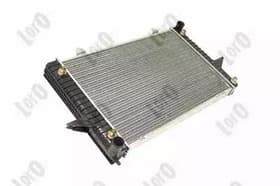 Радіатор охолодження двигуна Радіатор охолодження двигуна