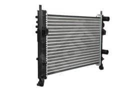 Радіатор охолодження двигуна Радіатор охолодження двигуна