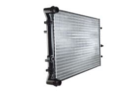 Радіатор охолодження двигуна Радіатор охолодження двигуна