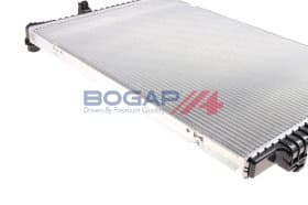 Радиатор охлаждения двигателя