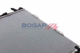 Радіатор охолодження двигуна