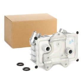 Оливний радіатор двигуна