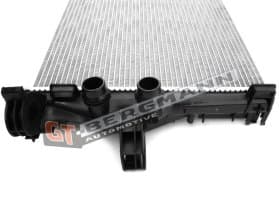 Радіатор охолодження двигуна Радіатор охолодження двигуна