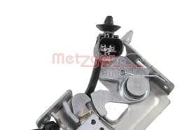 Замок капота