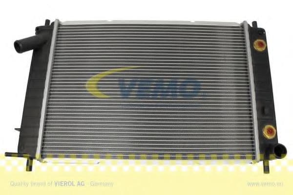 V25-60-0017 Vemo Радіатор охолодження двигуна для Ford Fiesta