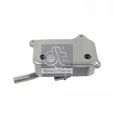 4.66646 DT Spare Parts Оливний радіатор двигуна