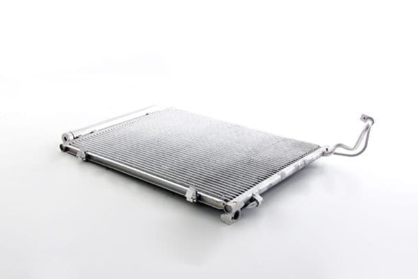 bsg30525031 BSG Радиатор кондиционера для Ford EcoSport