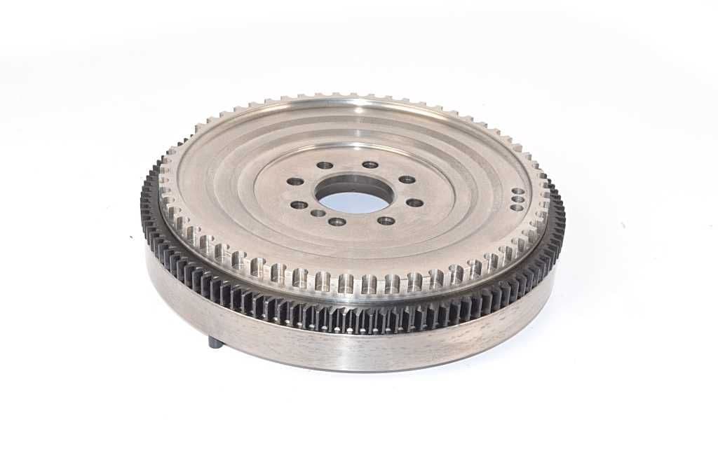 bsg30430010 BSG Маховик