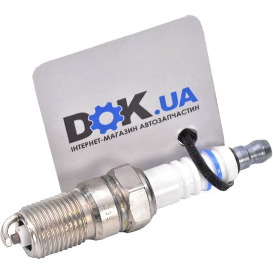 0 242 235 661 Bosch Свічка запалювання