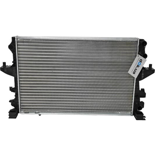 D7W062TT Thermotec Радіатор охолодження двигуна