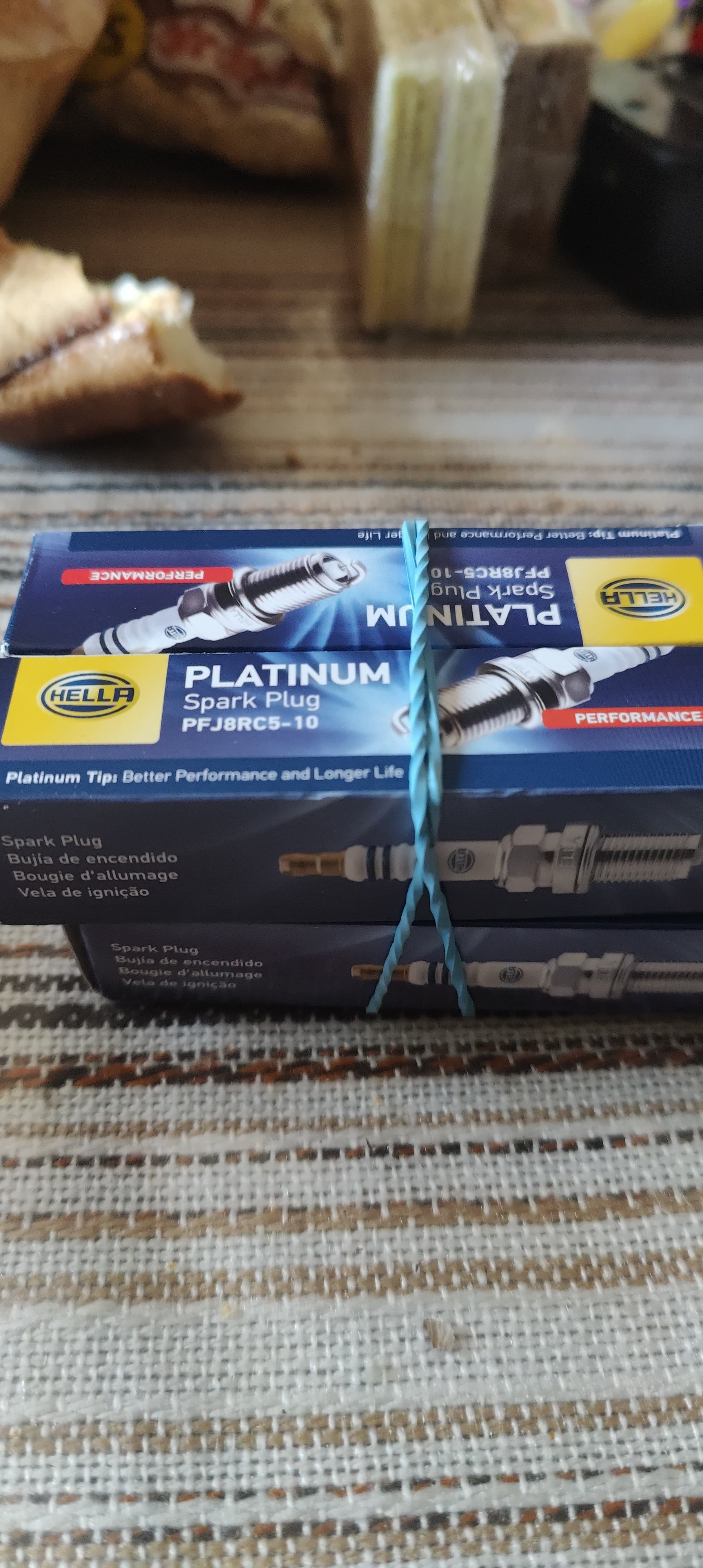 8EH 188 705-291 Behr Hella Свеча зажигания