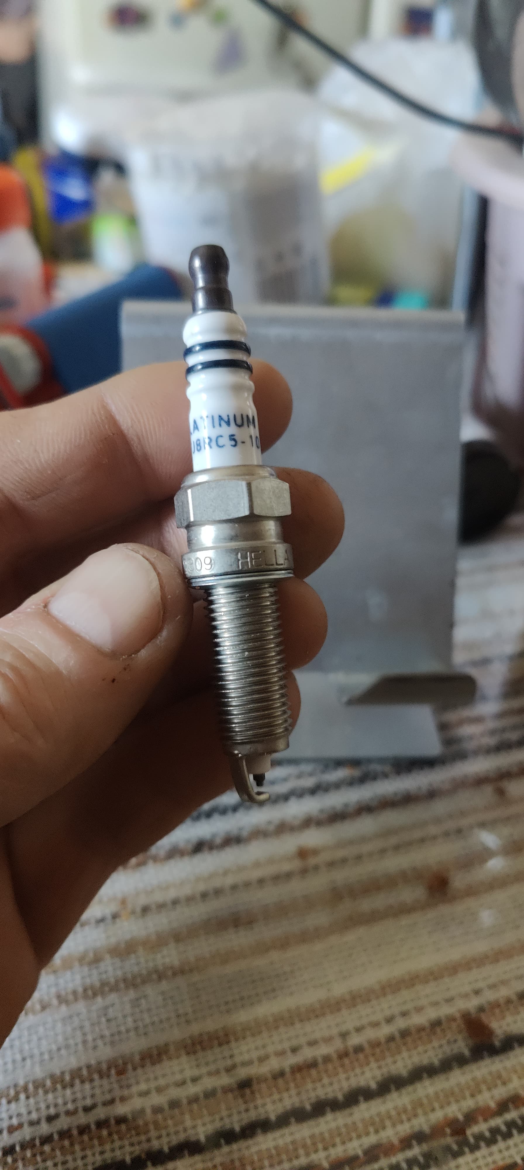 8EH 188 705-291 Behr Hella Свеча зажигания