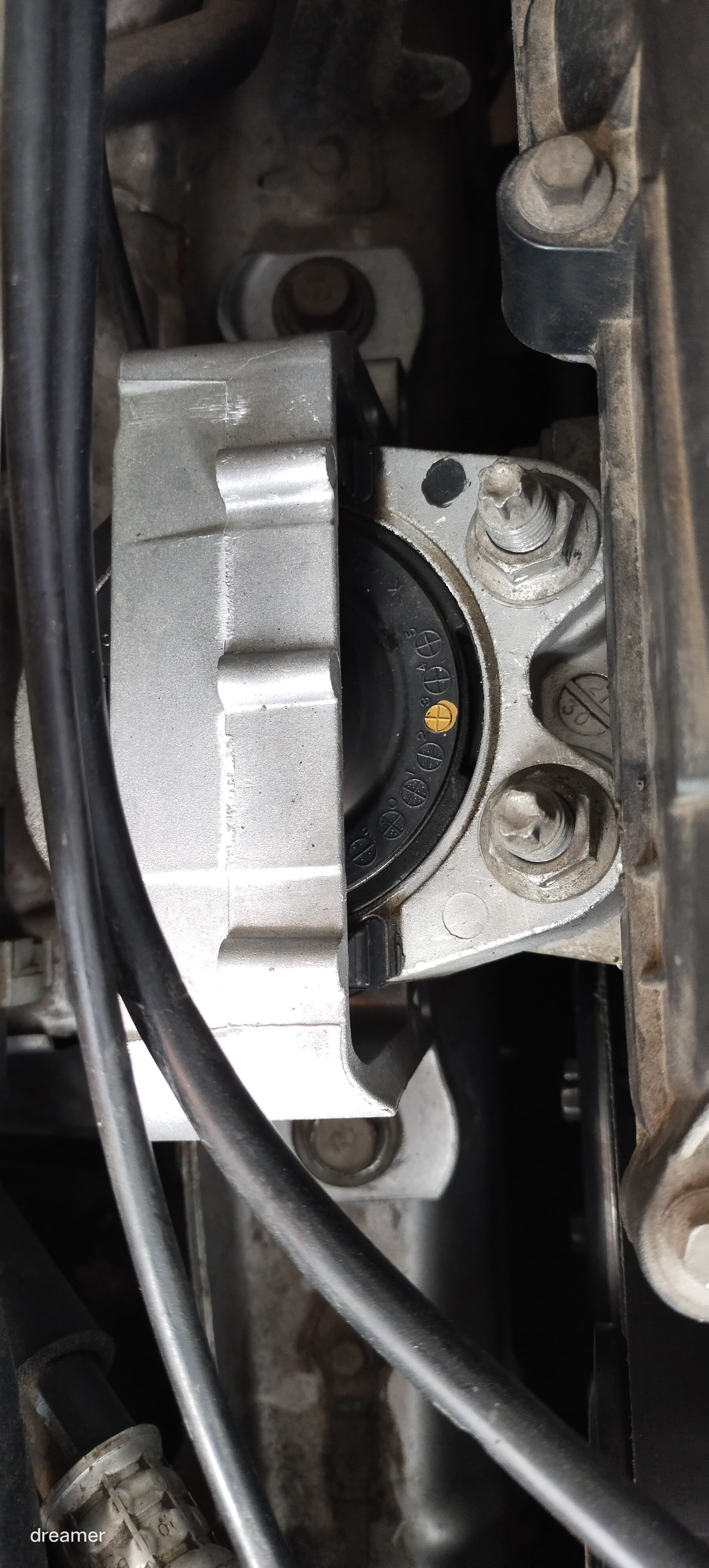 BBM439060D Mazda Подушка двигуна