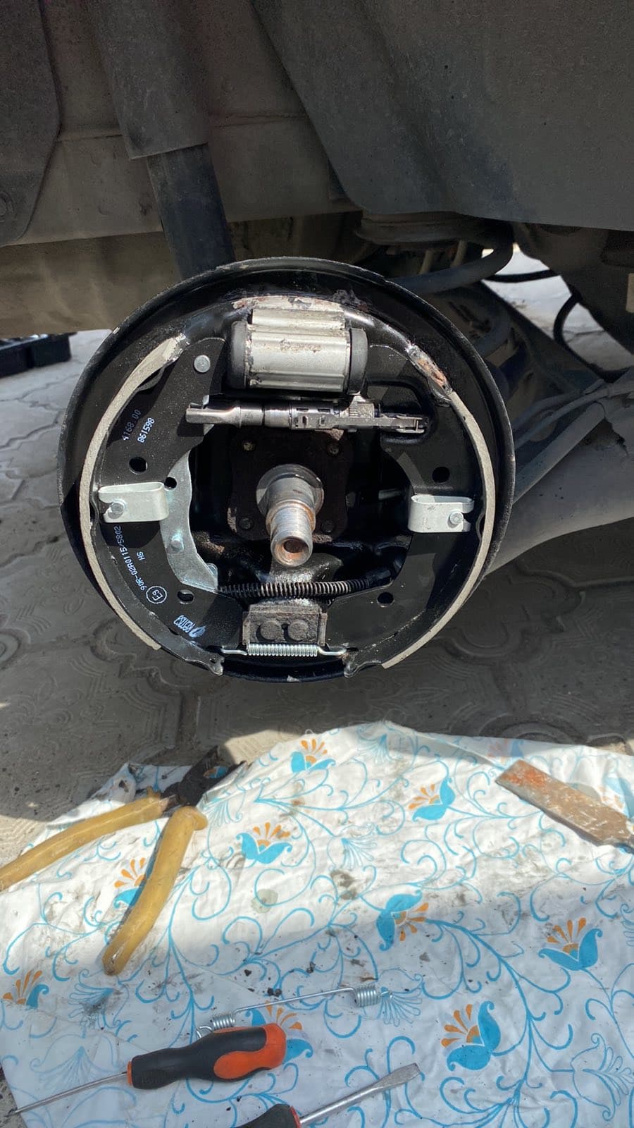 1 987 475 300 Bosch Монтажний комплект барабанних гальмівних колодок