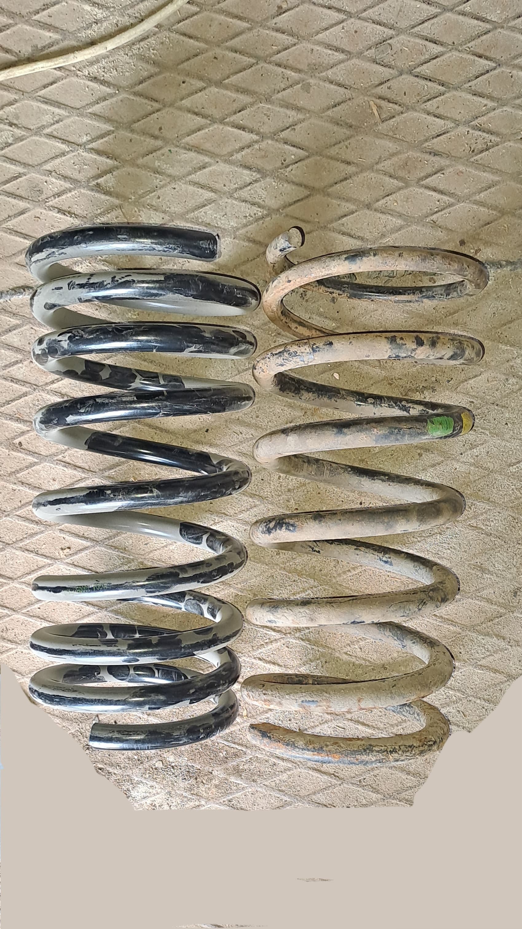 4227520 Lesjöfors Пружина подвески на Ford Sierra