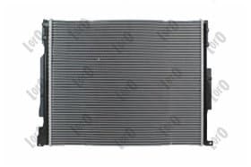 Радіатор охолодження двигуна Радіатор охолодження двигуна
