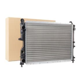 Радіатор охолодження двигуна Радіатор охолодження двигуна